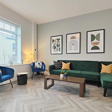 Villa Stott House - Bright Spacious Townhouse 15 Minutes To Central Manchester With Free Parking Extérieur photo