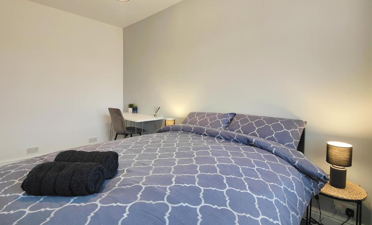 Villa Stott House - Bright Spacious Townhouse 15 Minutes To Central Manchester With Free Parking Extérieur photo