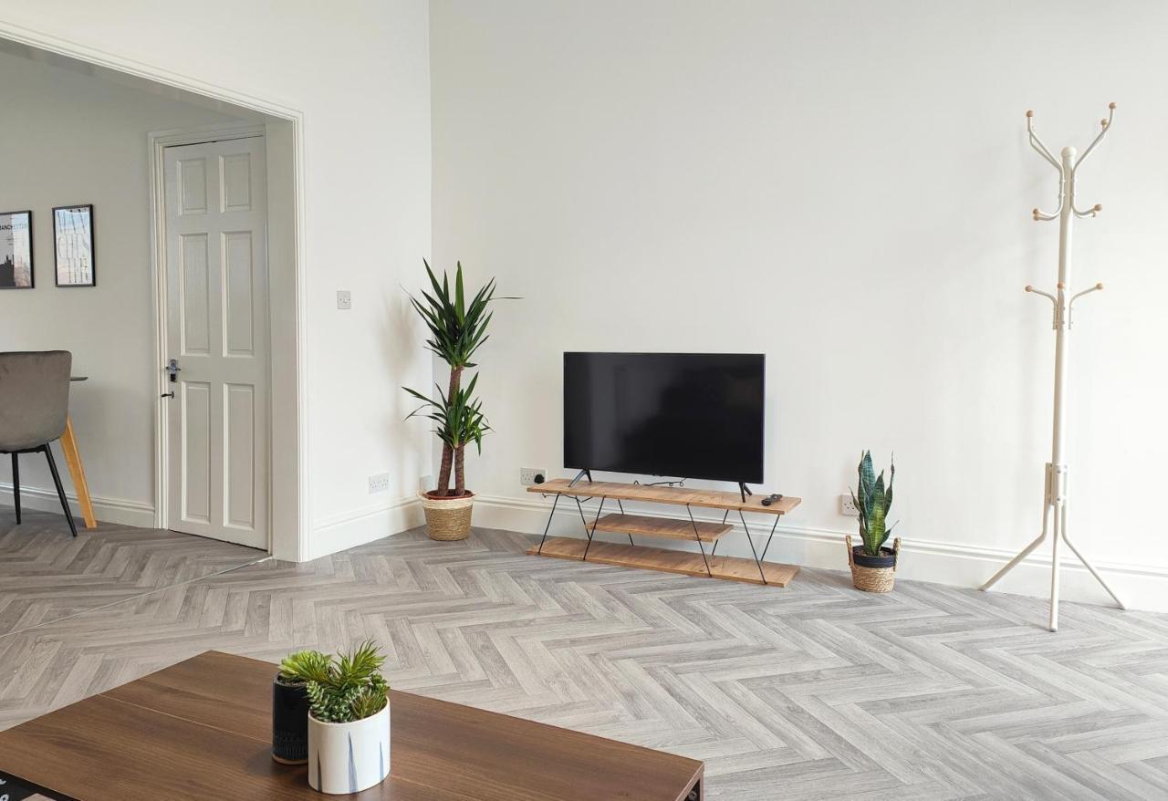 Villa Stott House - Bright Spacious Townhouse 15 Minutes To Central Manchester With Free Parking Extérieur photo