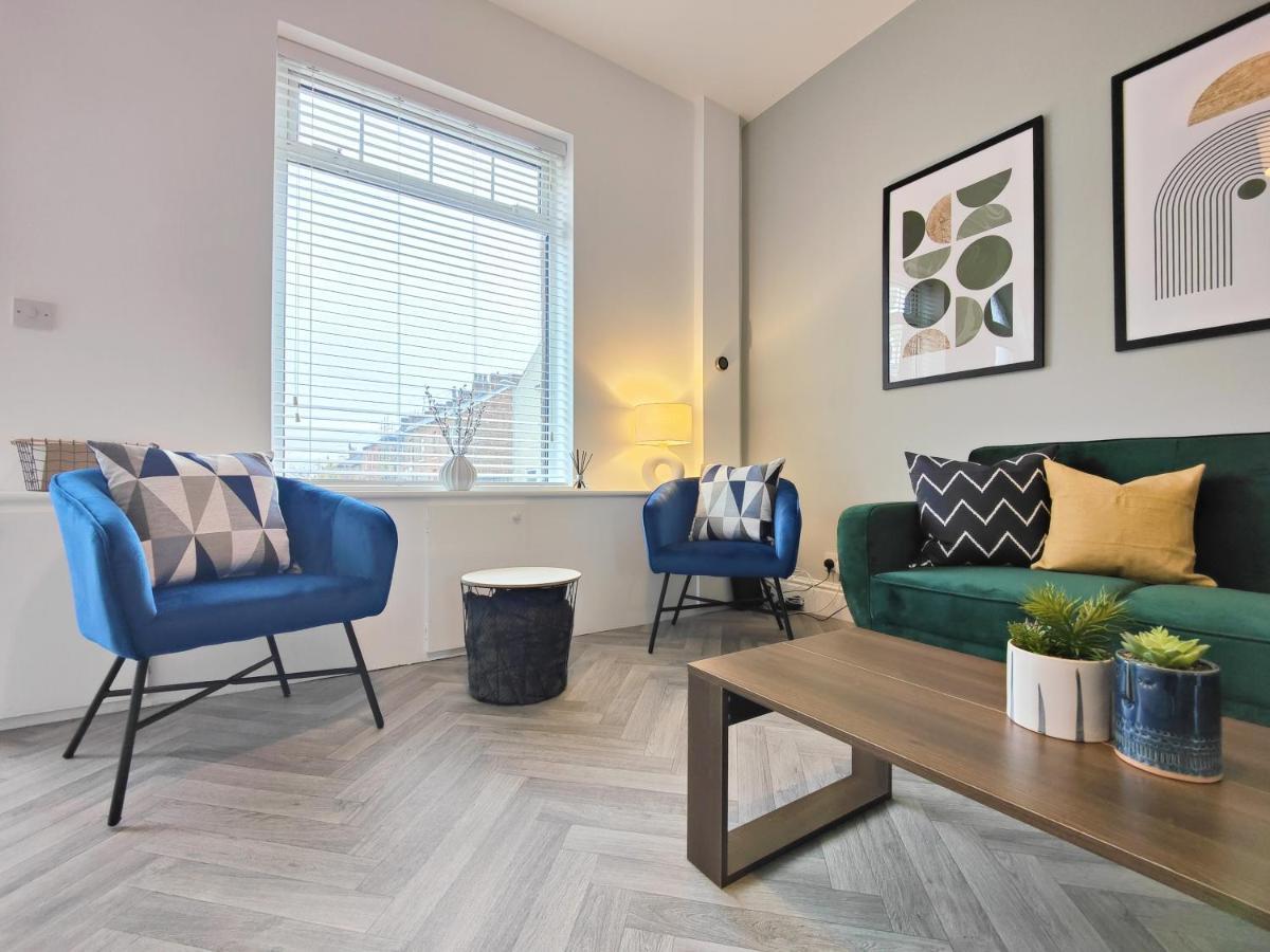 Villa Stott House - Bright Spacious Townhouse 15 Minutes To Central Manchester With Free Parking Extérieur photo
