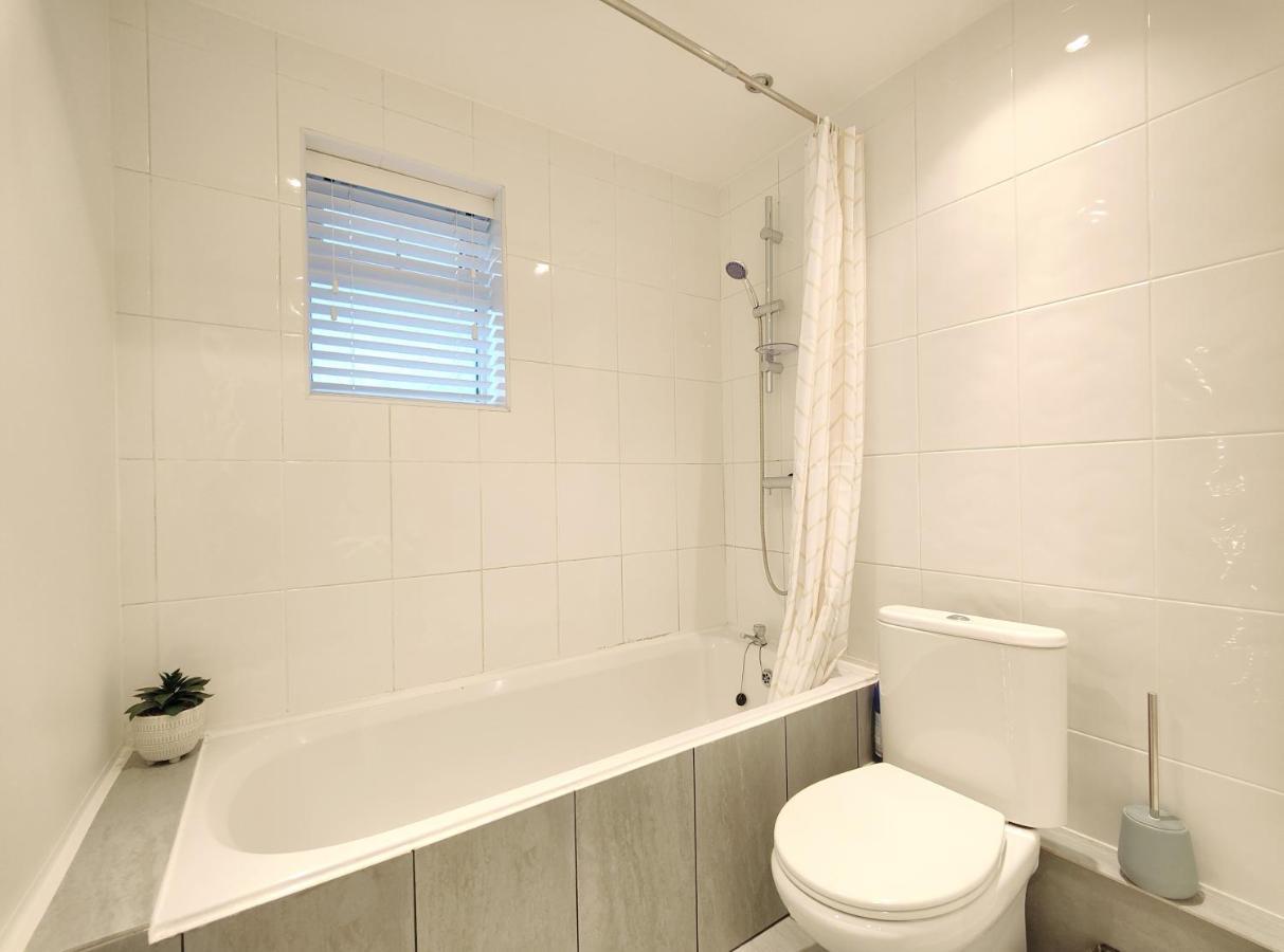 Villa Stott House - Bright Spacious Townhouse 15 Minutes To Central Manchester With Free Parking Extérieur photo